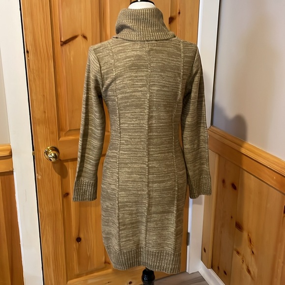 Jessica Simpson sweater dress - Picture 4 of 8